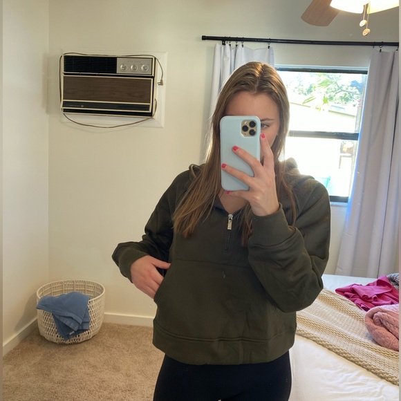 Army green pullover - Picture 2 of 3
